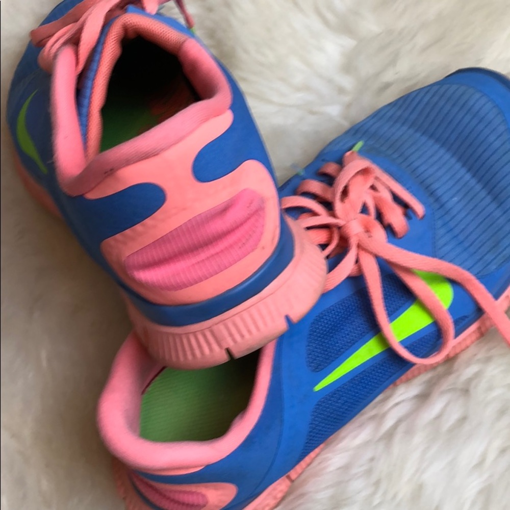 Nike Sneakers - Picture 4 of 5